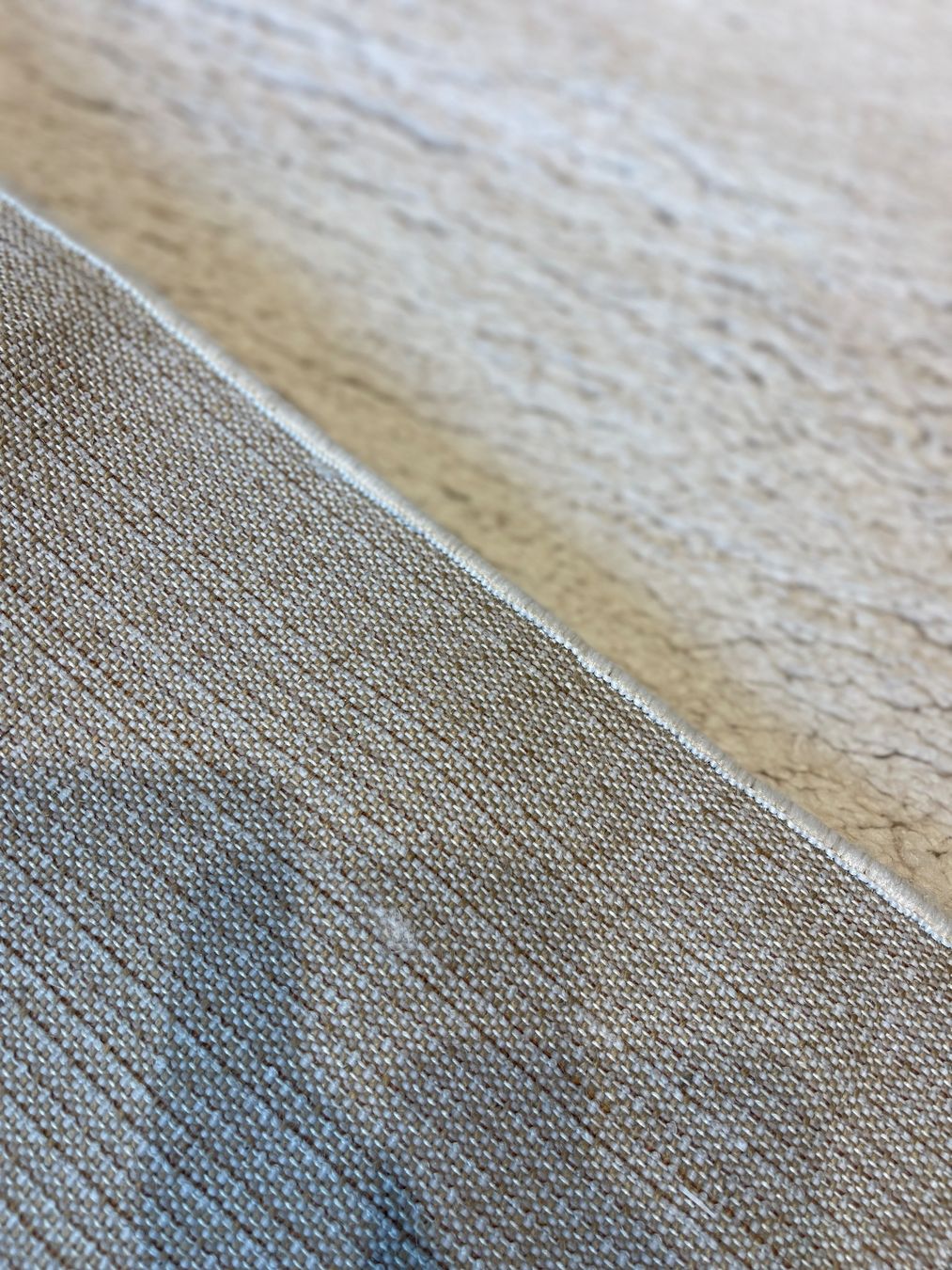 Teppiche: TEPPICH – Neu (gemäss Beschreibung) aus Zürich von NE-0 3