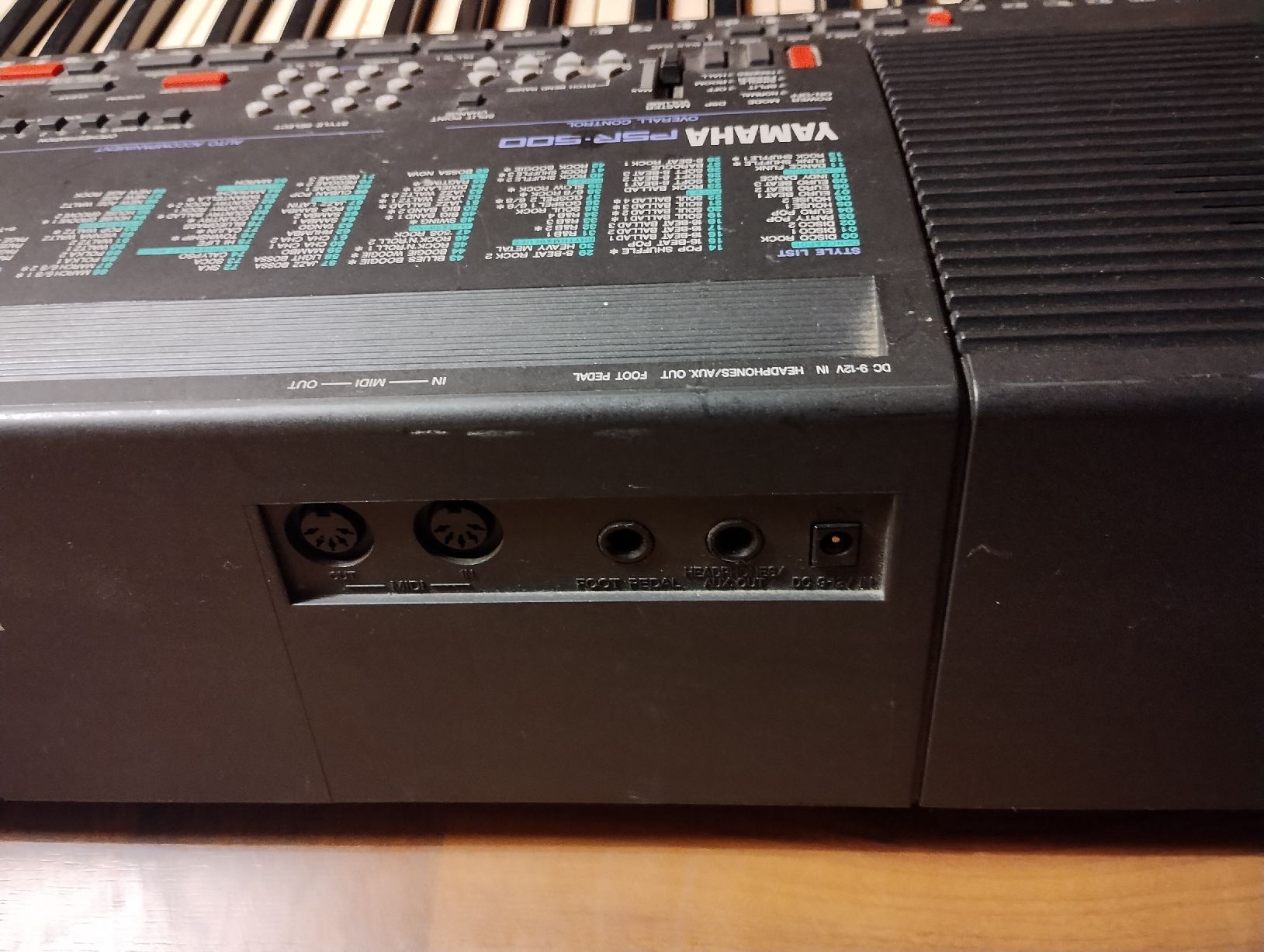 Yamaha Strumenti musicali: Yamaha PSR 500 Keyboard Synthesizer – Usato da Nussbaumen AG venduto da off_6rdl 2
