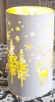 Winterliche LED-Laterne mit Hirsch und Tannenbäumen, Neu