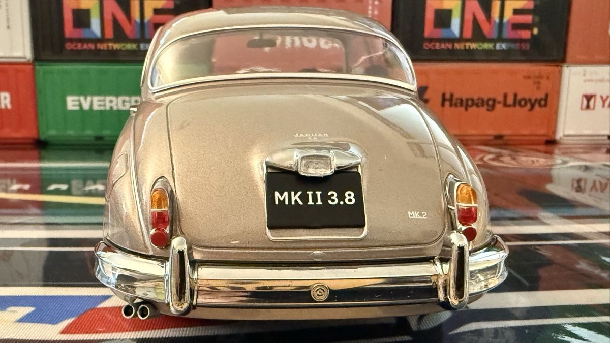 Jaguar Modellautos: Jaguar MKII 3.8 Champagner Gold – Neu (gemäss Beschreibung) aus Basel von Zomeg 5