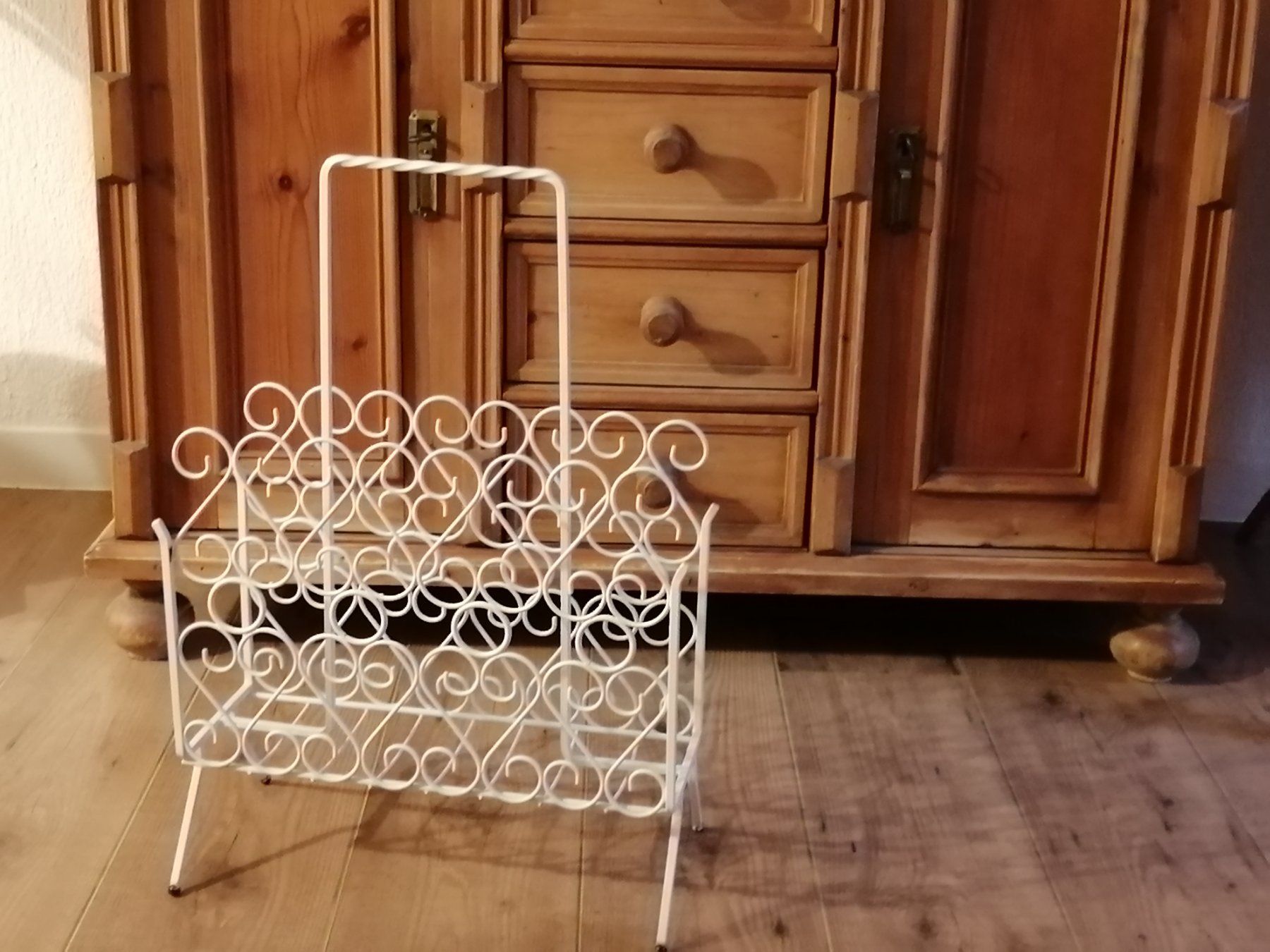 Autres articles pour la maison: Zeitungsständer Shabby Chic – D'occasion à Nunningen par silvermoon68