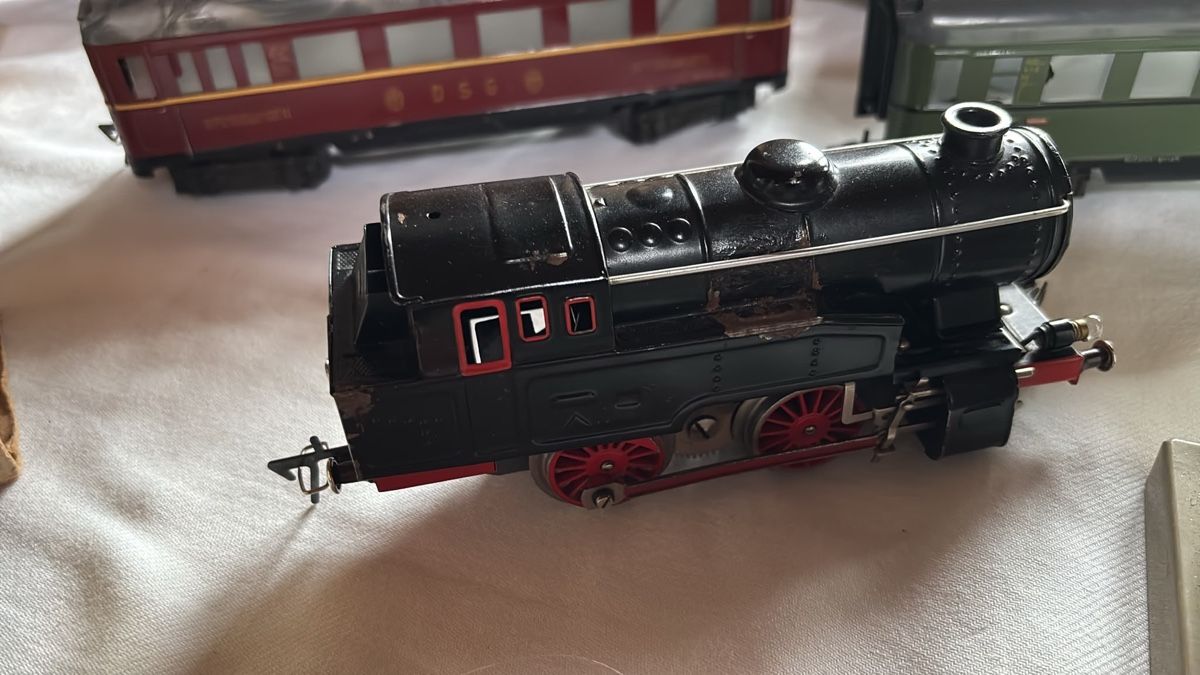 Fleischmann Modelleisenbahn Konvolut Loks Wagen Zubehör (Gebraucht) in ...