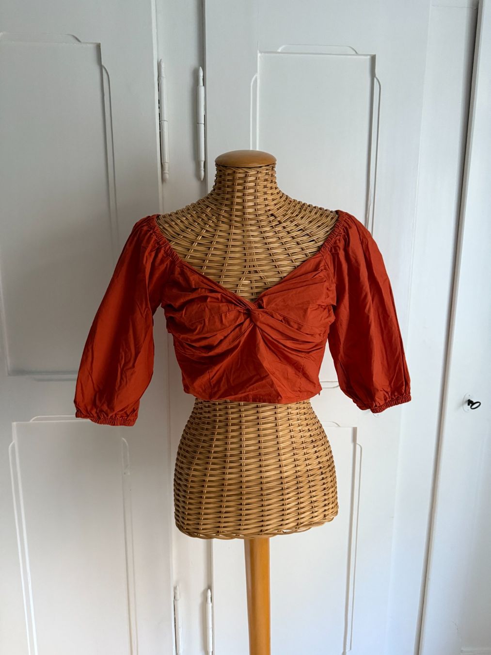 Top: GLAMOROUS - cropped Blusentop rostrot 38 – Usato da Zürich venduto da Diazaio