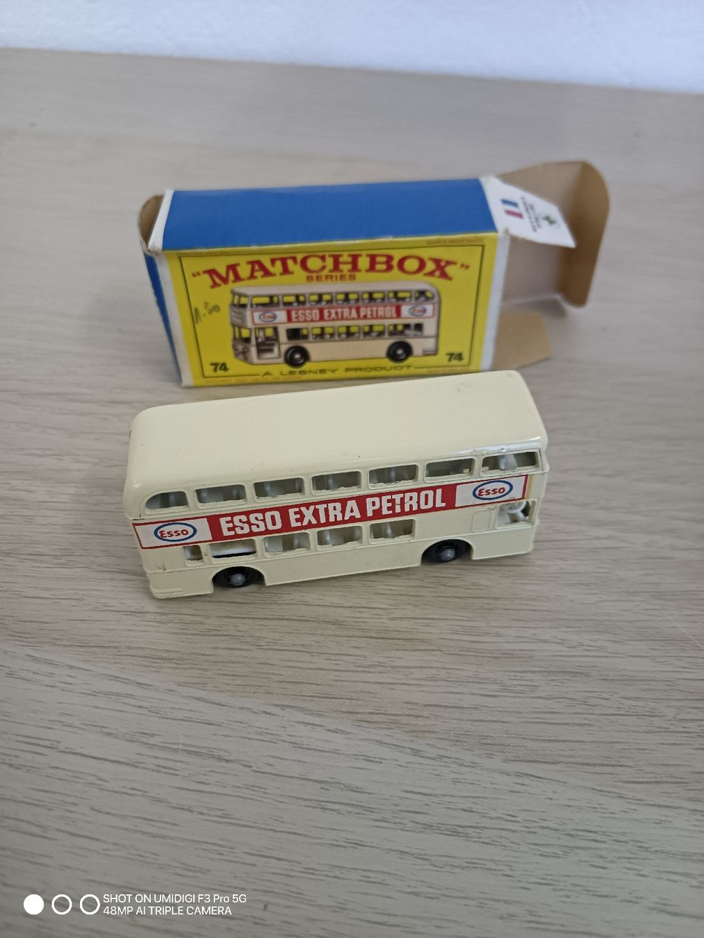 Matchbox Modellautos: Matchbox Modell 74 Daimler Bus Esso mit Originalbox – Gebraucht aus Aarwangen von to-hirschi