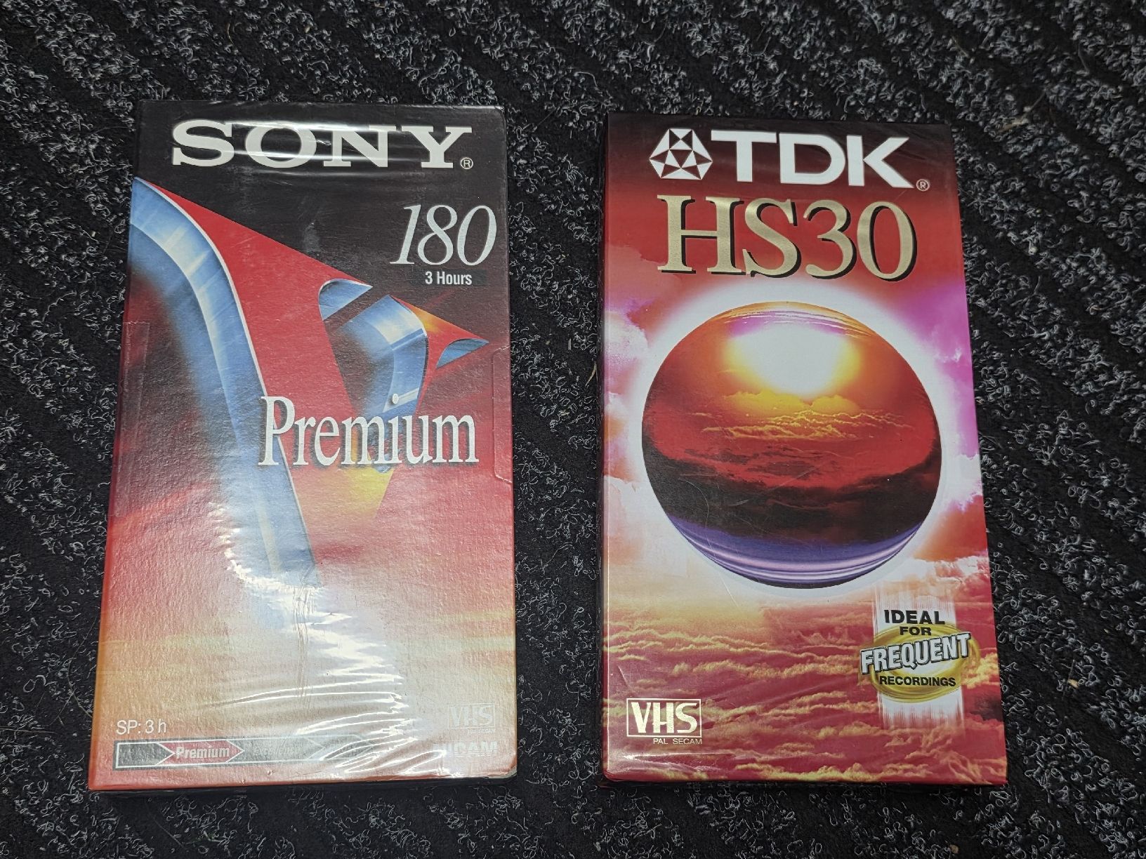 Musicassette: VHS Kassetten Kassette 2 Stk. – Nuovo (secondo la descrizione) da Dorf venduto da Echo_Elements