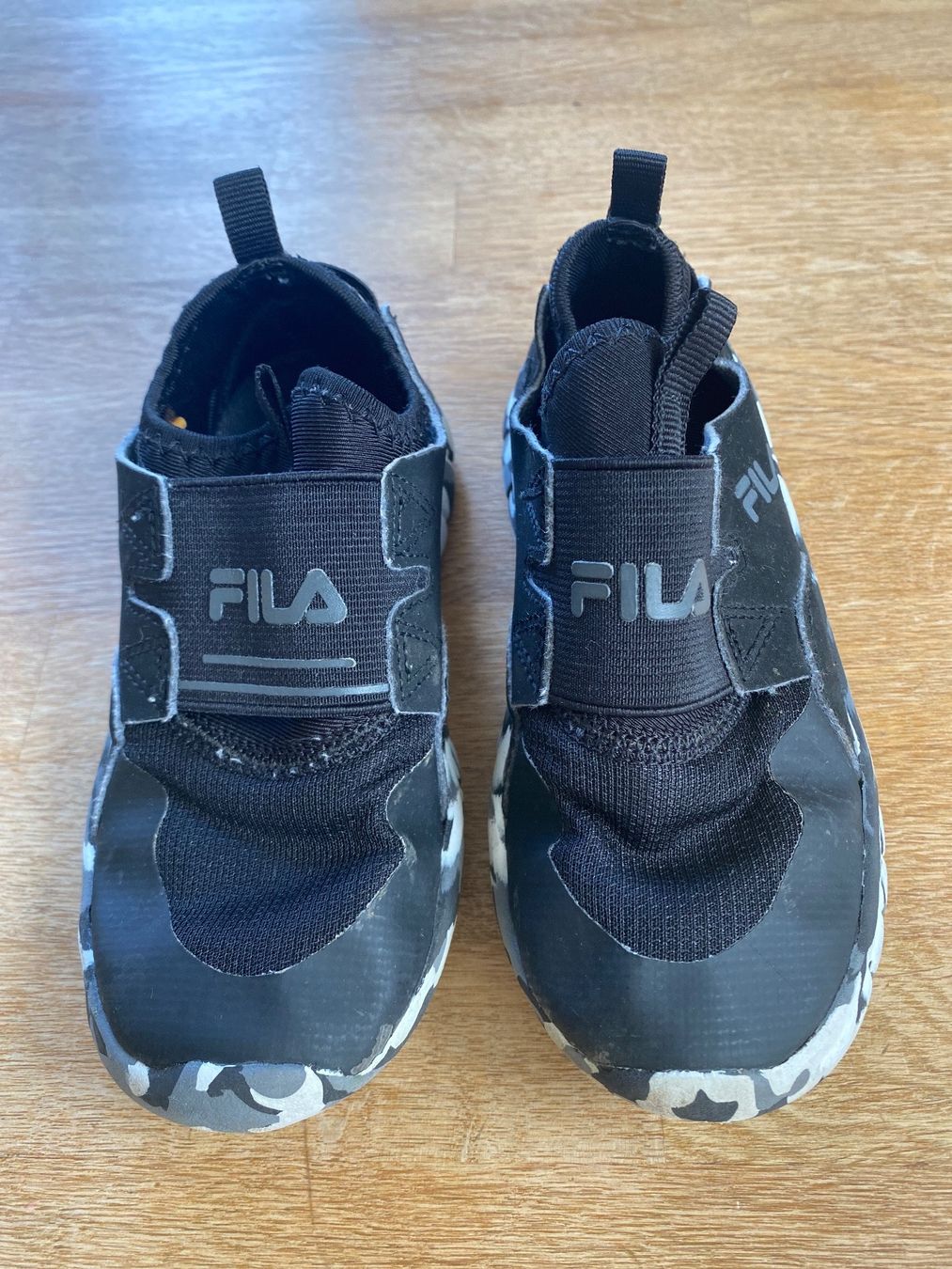 Fila Schuhe für Jungen: Turnschuhe Fila, Grösse 28 – Gebraucht aus Aesch BL von snezienka53