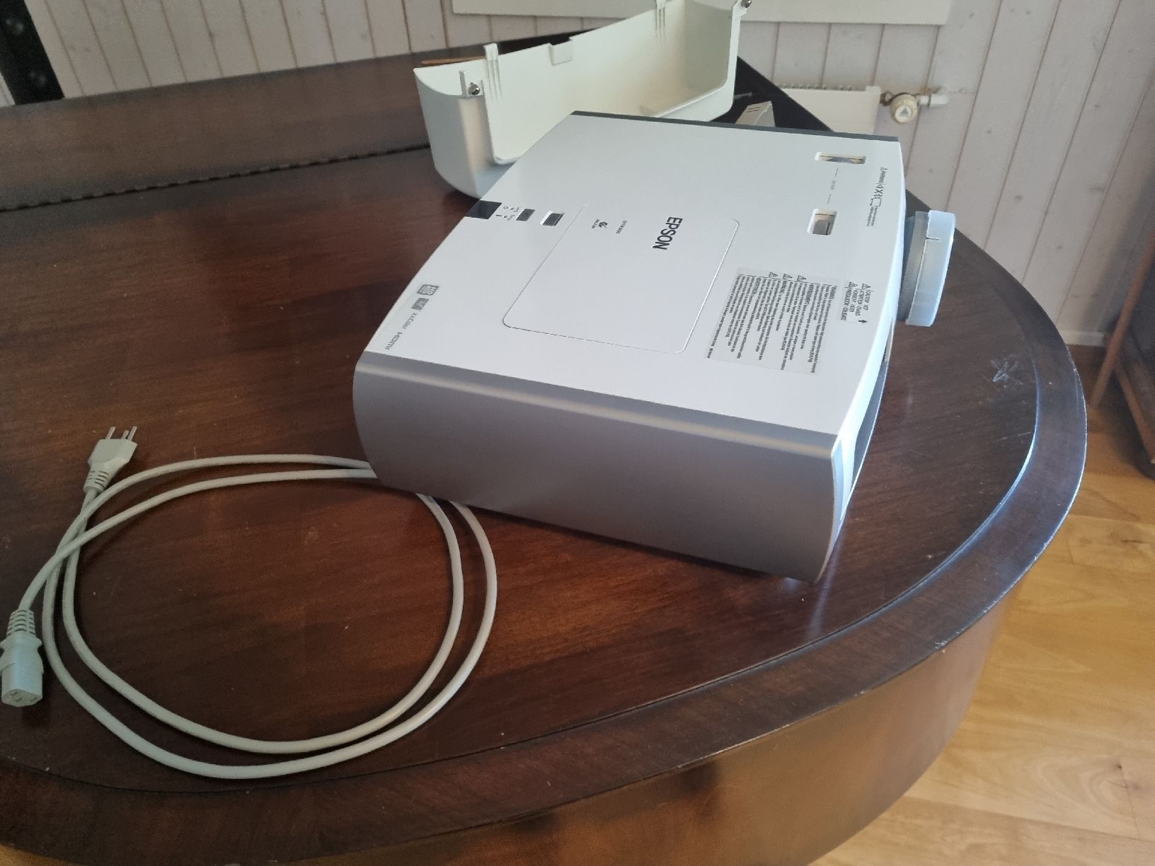 Epson Videoprojektoren: Epson EH-TW3800 – Gebraucht aus Zollikerberg von Rouven41 3