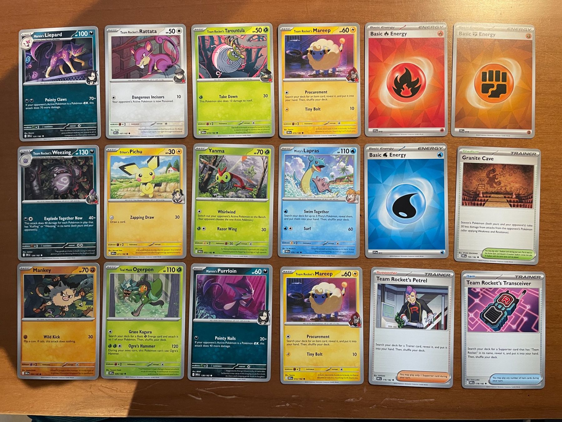 Pokémon Carte collezionabili: Pokemon Karten Set (Versand gratis) – Nuovo (secondo la descrizione) da Chur venduto da Angerson