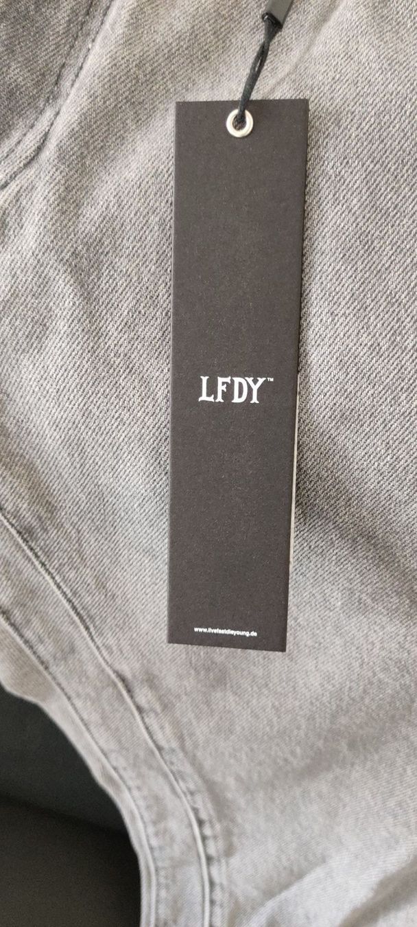 Jeans: Jeans LFDY grau – Usato da Riehen venduto da Jeronimo8 2