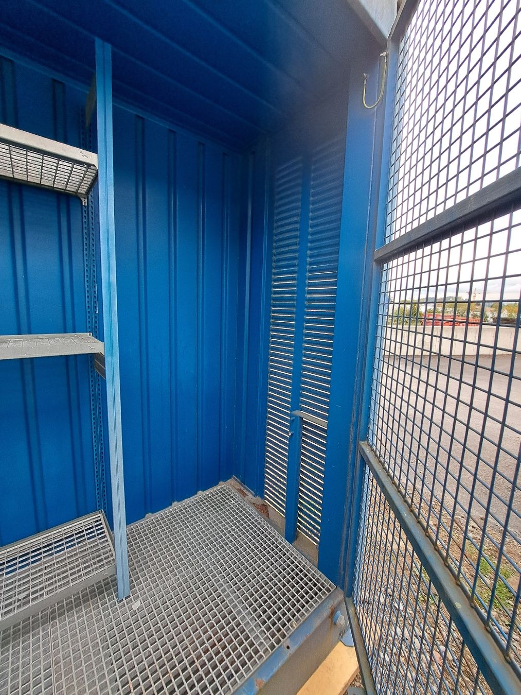Contenitori edile: Lagercontainer Gefahrstoffcontainer Seecontainer mit Wanne – Usato da Schwarzenburg venduto da Dr.Schraube 5