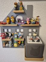 Toniebox mit 20 Tonie-Figuren Regal, Tasche und Kopfhörern