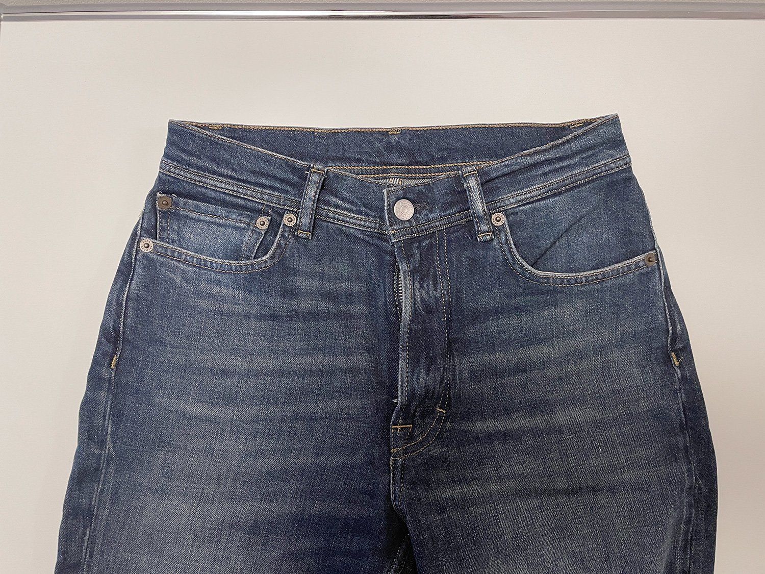 Acne Studios Jeans: Acne Studios Jeans 26/32, ungetragen, NP: 360.- – Nuovo (secondo la descrizione) da Maienfeld venduto da formdok 4