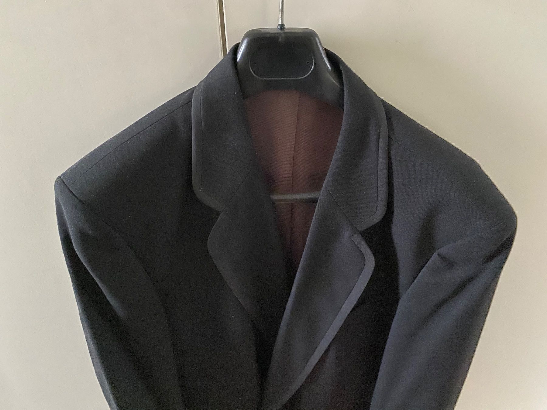 Giacche: Jacke schwarz Grösse 52 – Usato da Emmen venduto da Carbru 1
