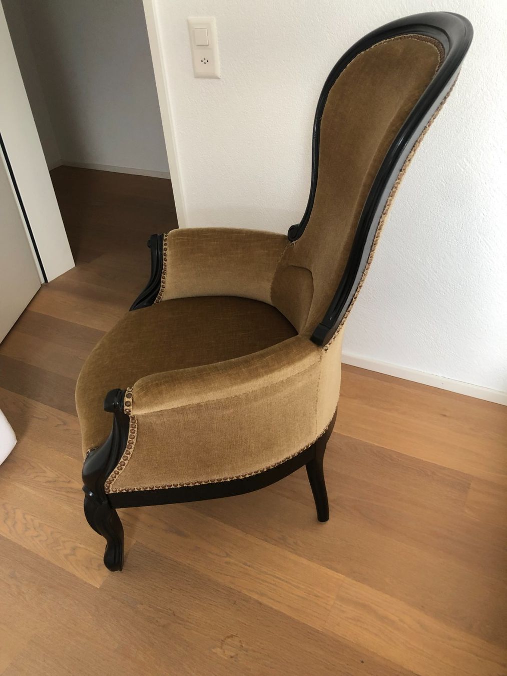 Fauteuils: Antiker Sessel mit Holzrahmen – D'occasion à Samstagern par TAAF 9