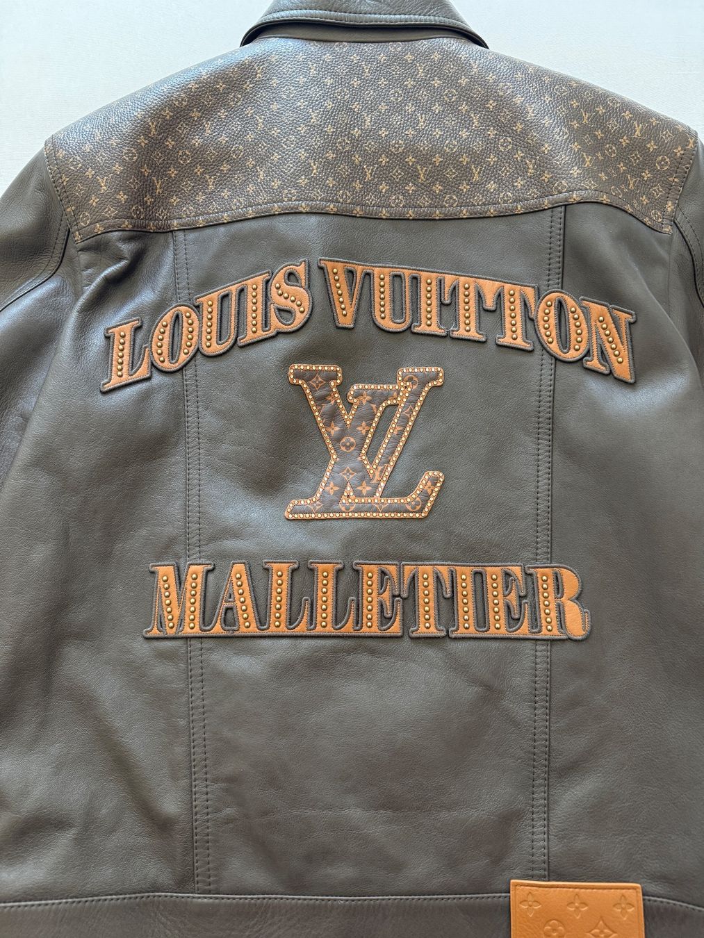 Louis Vuitton Giacche: Giacca in pelle sfilata Louis Vuitton – Nuovo (secondo la descrizione) da Giubiasco venduto da mat_n8k5 1