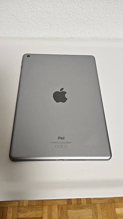 Apple Tablettes PC: Ipad 6 generation top zustand – D'occasion à Bern par MichaelGerber600tt 2