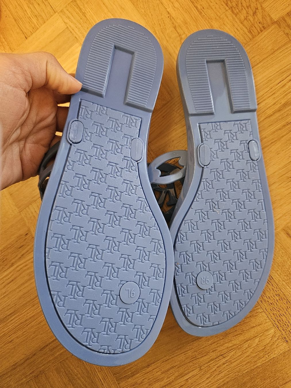 Ralph Lauren Scarpe da donna: 2 paar ralph lauren flip flops – Nuovo (secondo la descrizione) da Basel venduto da fragolina08 1