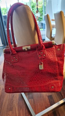 Lässige rote Handtasche, " Orsay", neuwertig.