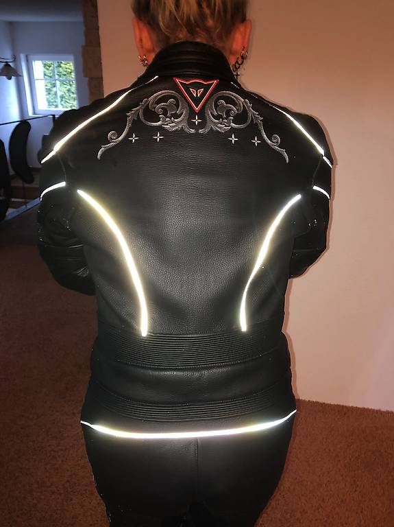 Dainese Completi & Tailleur: Dainesse Motorrad Lederkombi mit Protektoren – Usato da Münchwilen TG venduto da towi_01 1