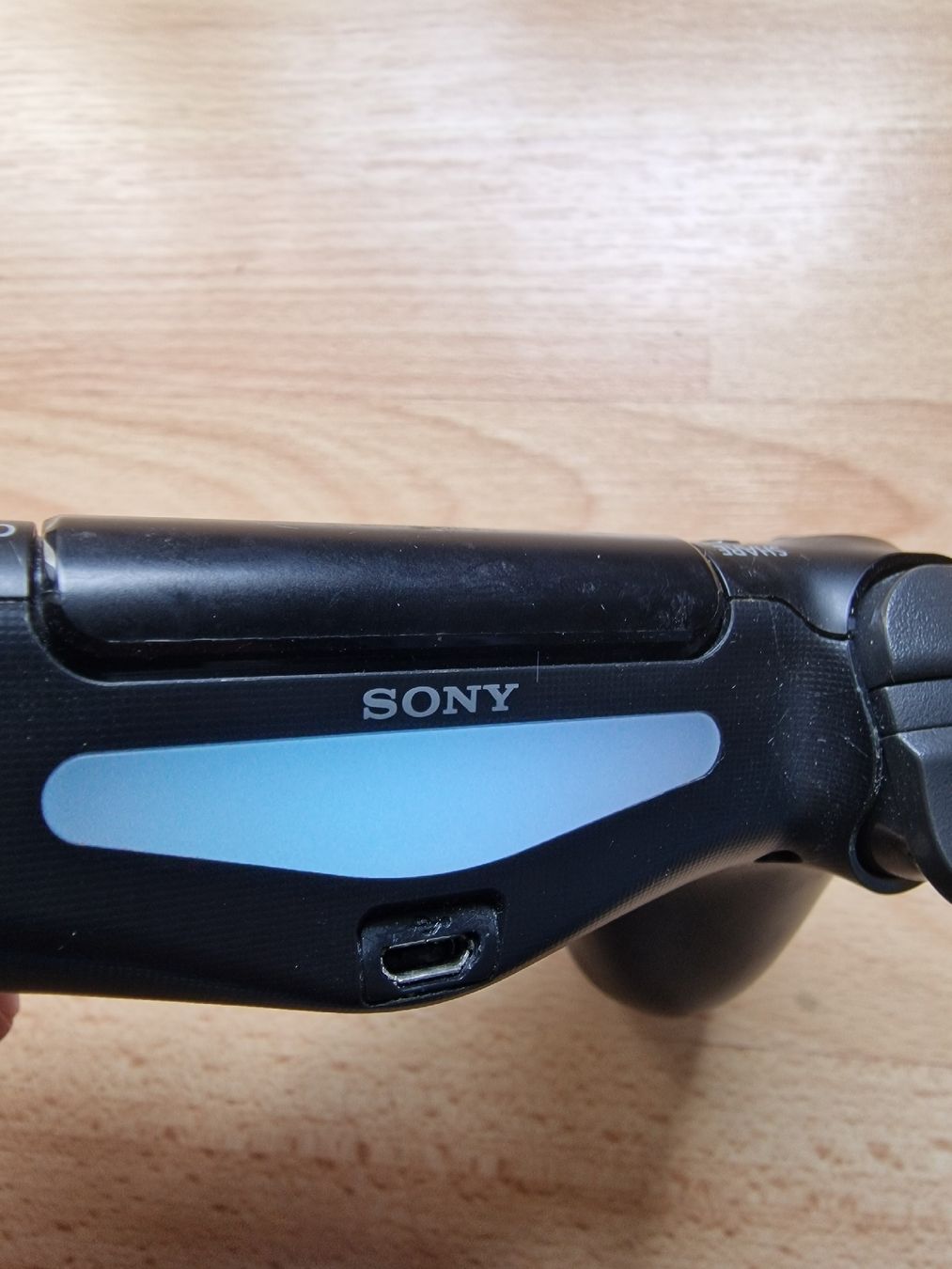 Controller: Sony PlayStation 4 DualShock 4 Controller schwarz gut – Gebraucht aus Fahrwangen von luk_bhw7 3
