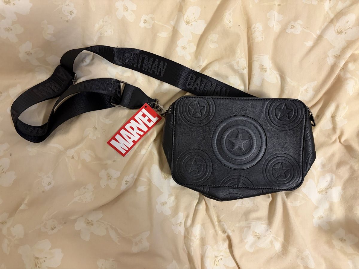 Sacs: Marvel Crossbody Bag – Neuf (Voir description) à Chambésy par tiffwears7