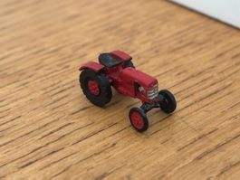 e1742: Traktor, aus Metall (Spur N)