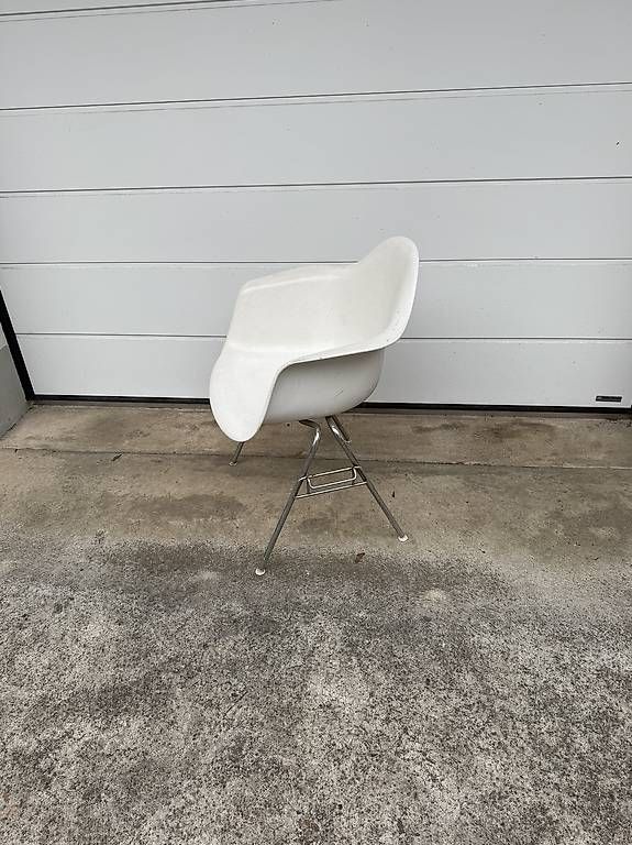 Uhren: Charles and Ray Eames – Gebraucht aus Basel von rachidou22