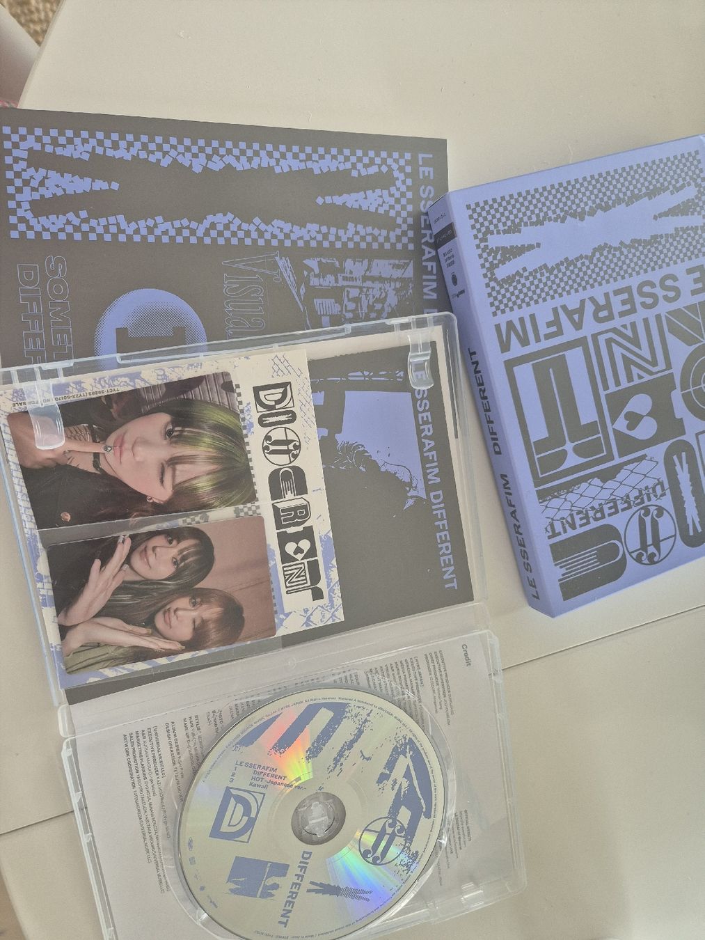 CD: Le Sserafim - Different – Nuovo (secondo la descrizione) da Beinwil am See venduto da noeliaz14 1
