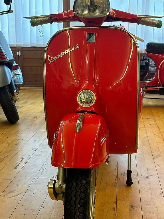 Vespa Scooters: Vespa 180 SS Super Sport mit Veteran CH Auslieferung 1965 – Gebraucht aus Buchs ZH von really