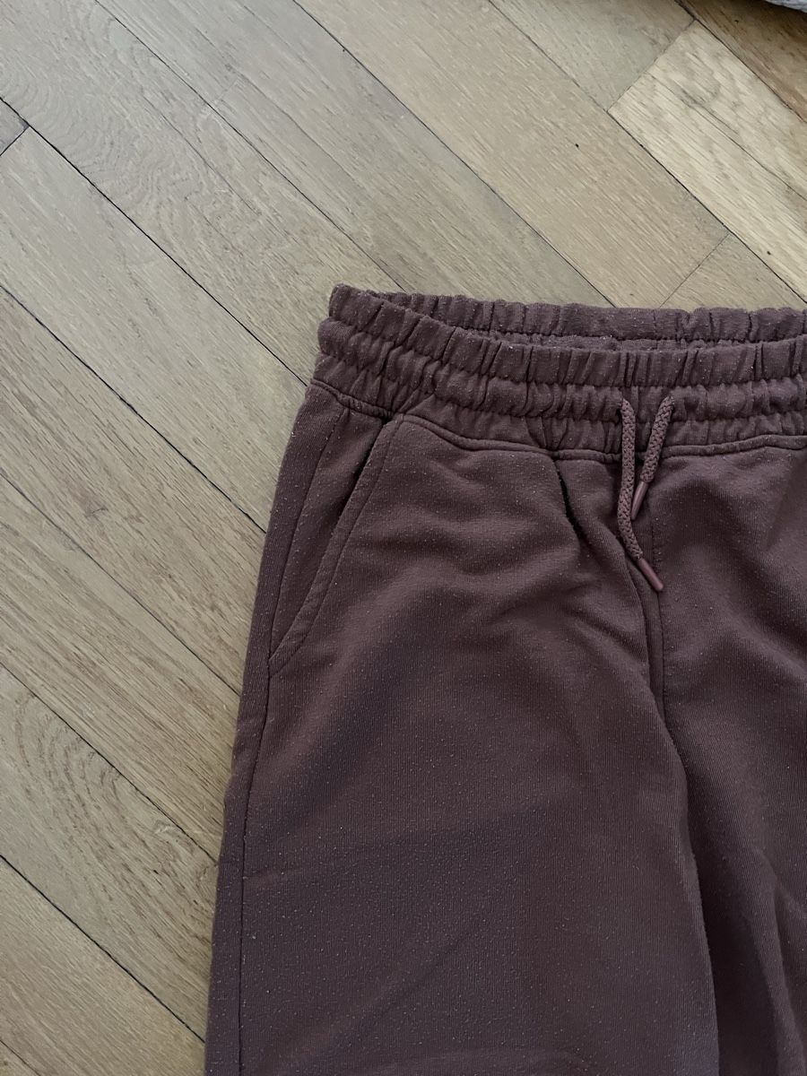 Stradivarius Pantaloni: Jogginghose weit geschnitten – Usato da Bern venduto da Lisa_Joy 1