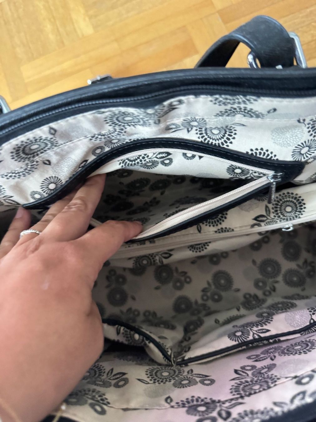 Borse da donna: Sac à main noir grand – Nuovo (secondo la descrizione) da Montreux venduto da Iza_81199 4
