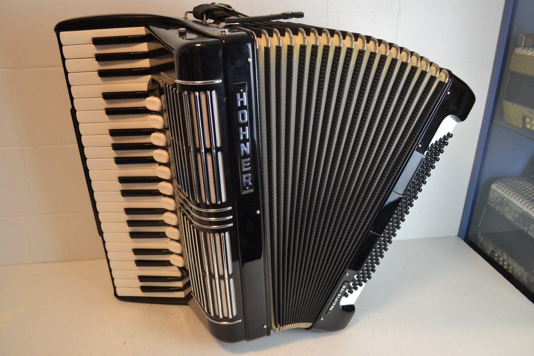 Hohner Musikinstrumente: Akkordeon chromatisch Hohner Pacific IV S – Gebraucht aus Zürich von baumusik 4