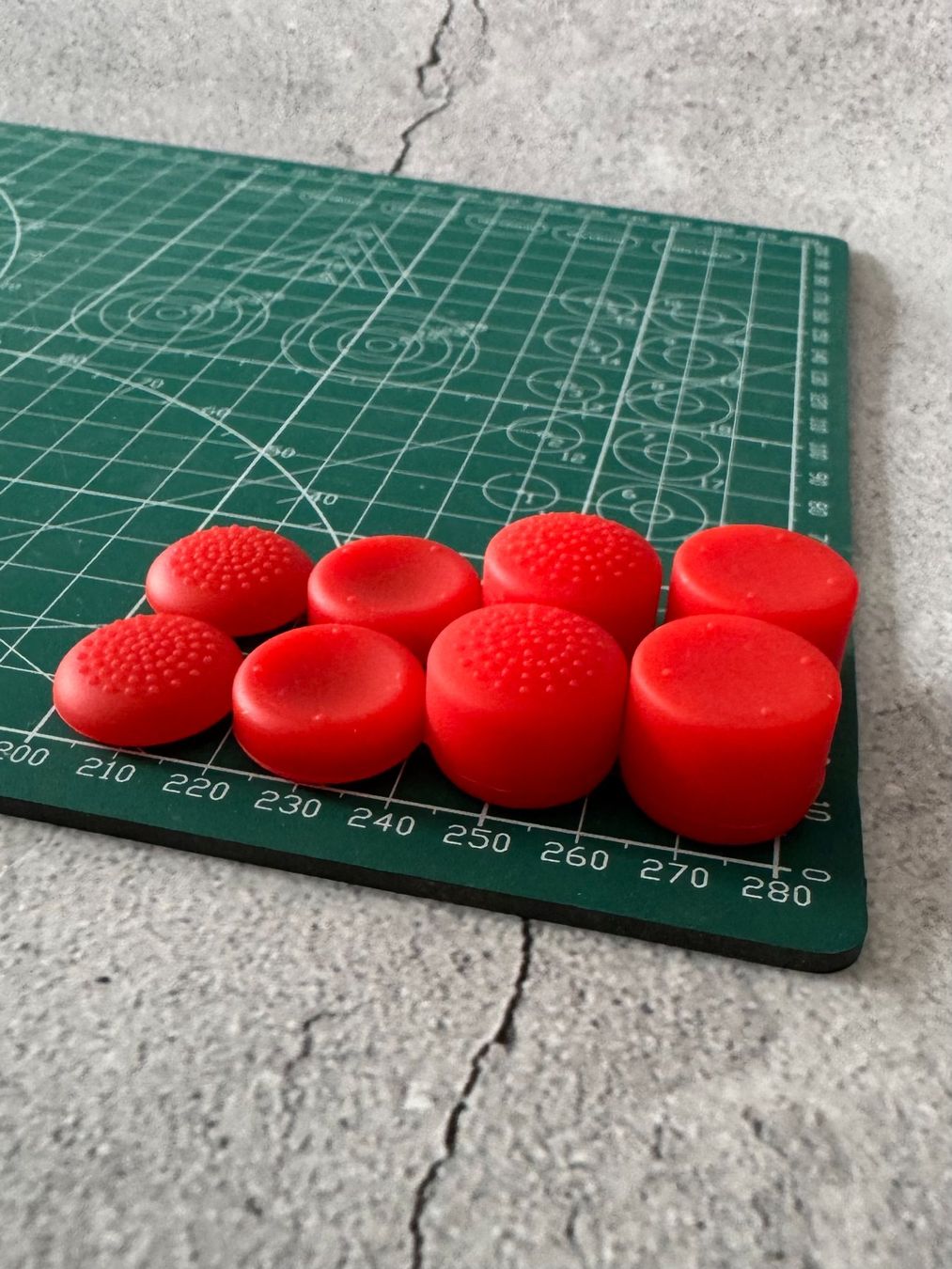 Controller: 8er Set Controller Grips / Noppen (Rot / Red) – Nuovo (secondo la descrizione) da Niederwil SO venduto da BlueSonic