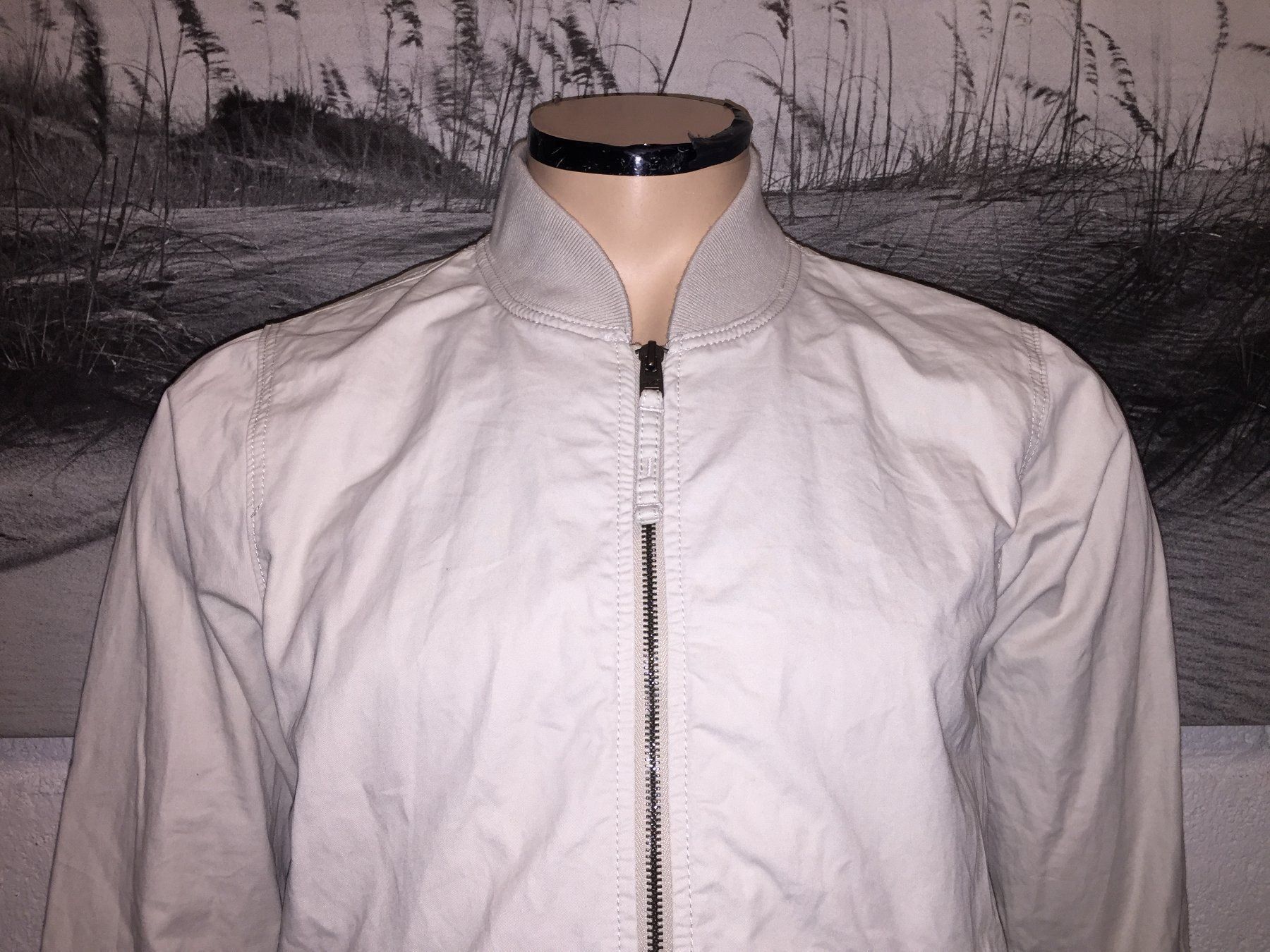 Hollister Jacken: HOLLISTER Veste / Jacke taille / Grosse M – Gebraucht aus Cossonay-ville von Super-Price-Quality 1