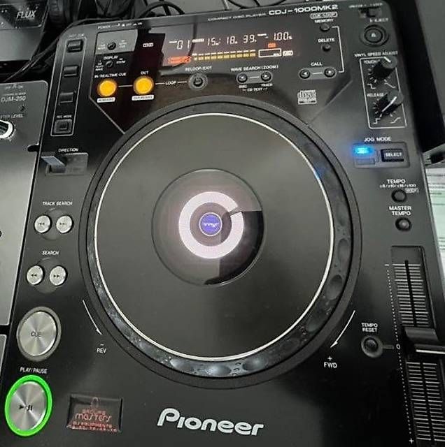 Platines de mixage: Platines et table de mixage Pioneer – D'occasion à lausanne par Lilos77 1