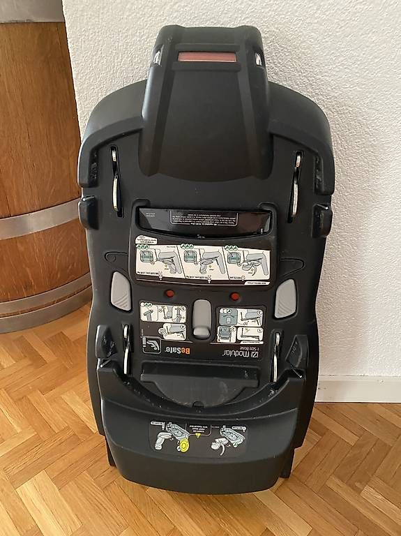 Seggiolini per auto: Babyschale inkl Isofixstation – Usato da Gossau SG venduto da Theoneand0 3