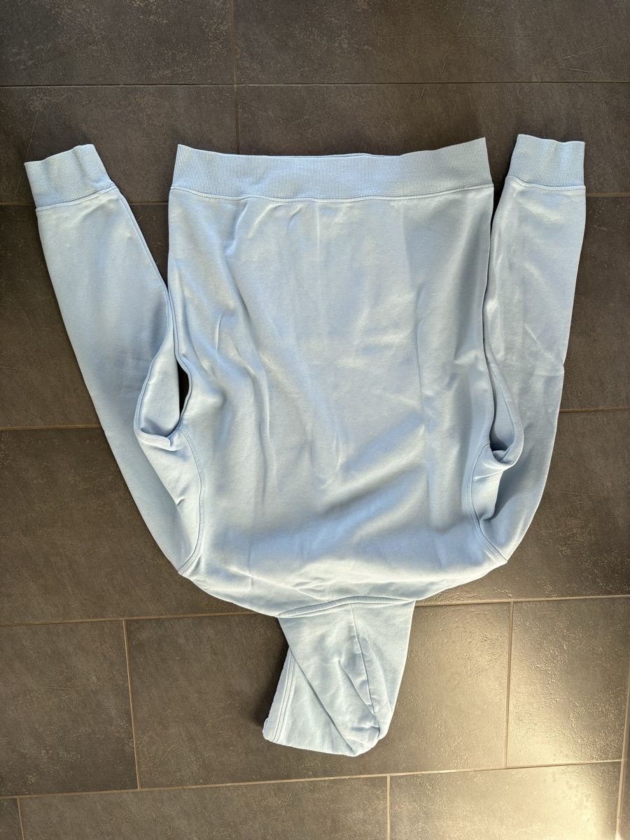 H&M Lotti di vestiti: 2 Hoodies, Grösse XS – Usato da Schwarzenbach SG venduto da Manmar 1