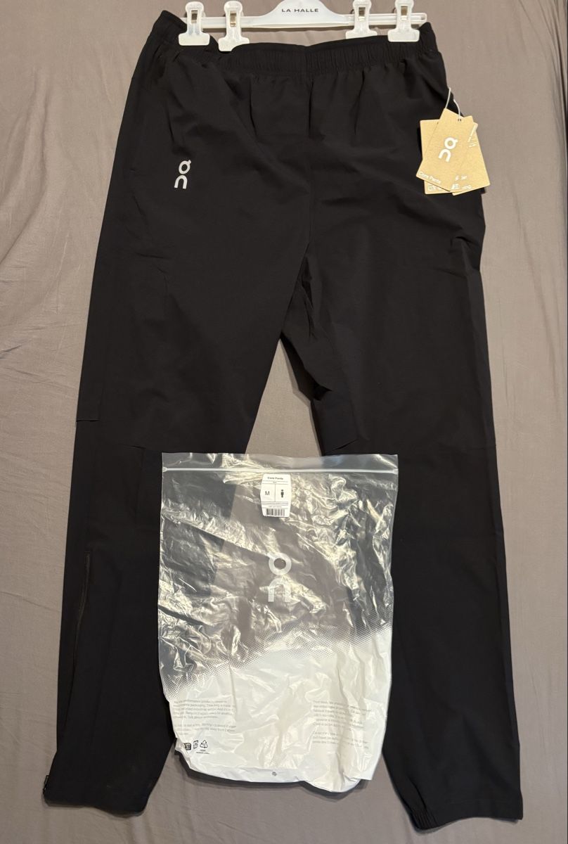 Pantaloni: On Running Core Pants Neuf – Nuovo e nell'imballaggio originale da Cheseaux-Noréaz venduto da Madix1398