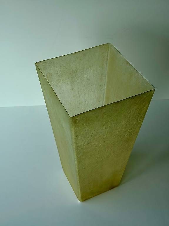Vasen & Gefässe: Blumenvase aus Hartplastik – Gebraucht aus Zwillikon von roadcycilist76 1