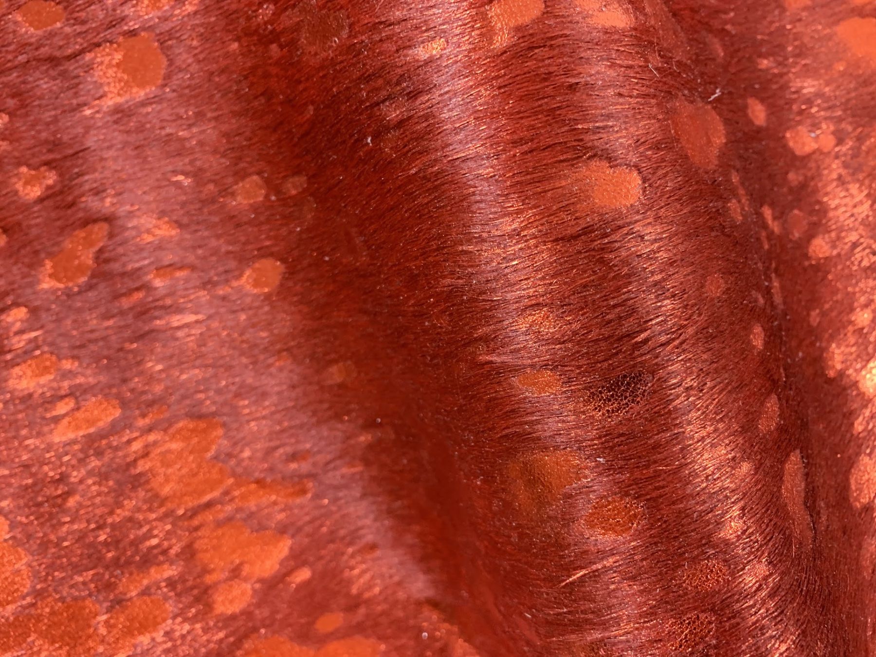 Tappeti: Kuhfell Teppich Tomato Metalic – Nuovo e nell'imballaggio originale da Arbedo venduto da patagonialeatherrugs 1