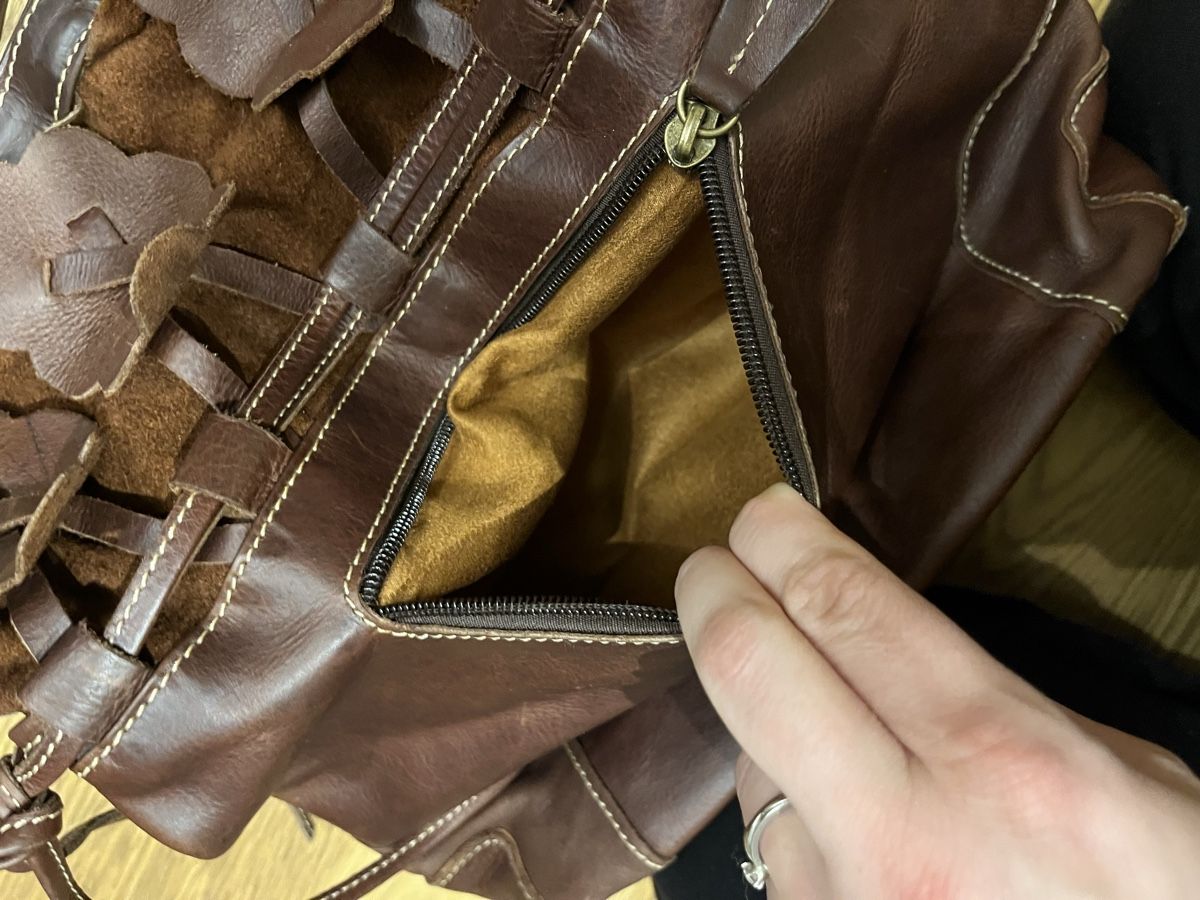 Borse da donna: Neue Grosse Ledertasche – Nuovo (secondo la descrizione) da Zürich venduto da car_cr6w 3