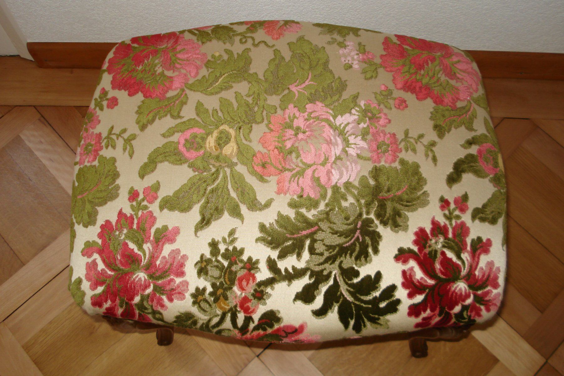 Tabourets: Banquette repose-pieds LS XV – Neuf avec emballage d'origine à Biel/Bienne par milamila02 2