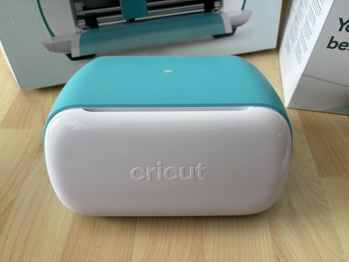 Tutte le macchine: Cricut Schneideplotter JOY Gift Bundle – Usato da Solothurn venduto da boenisworld 1