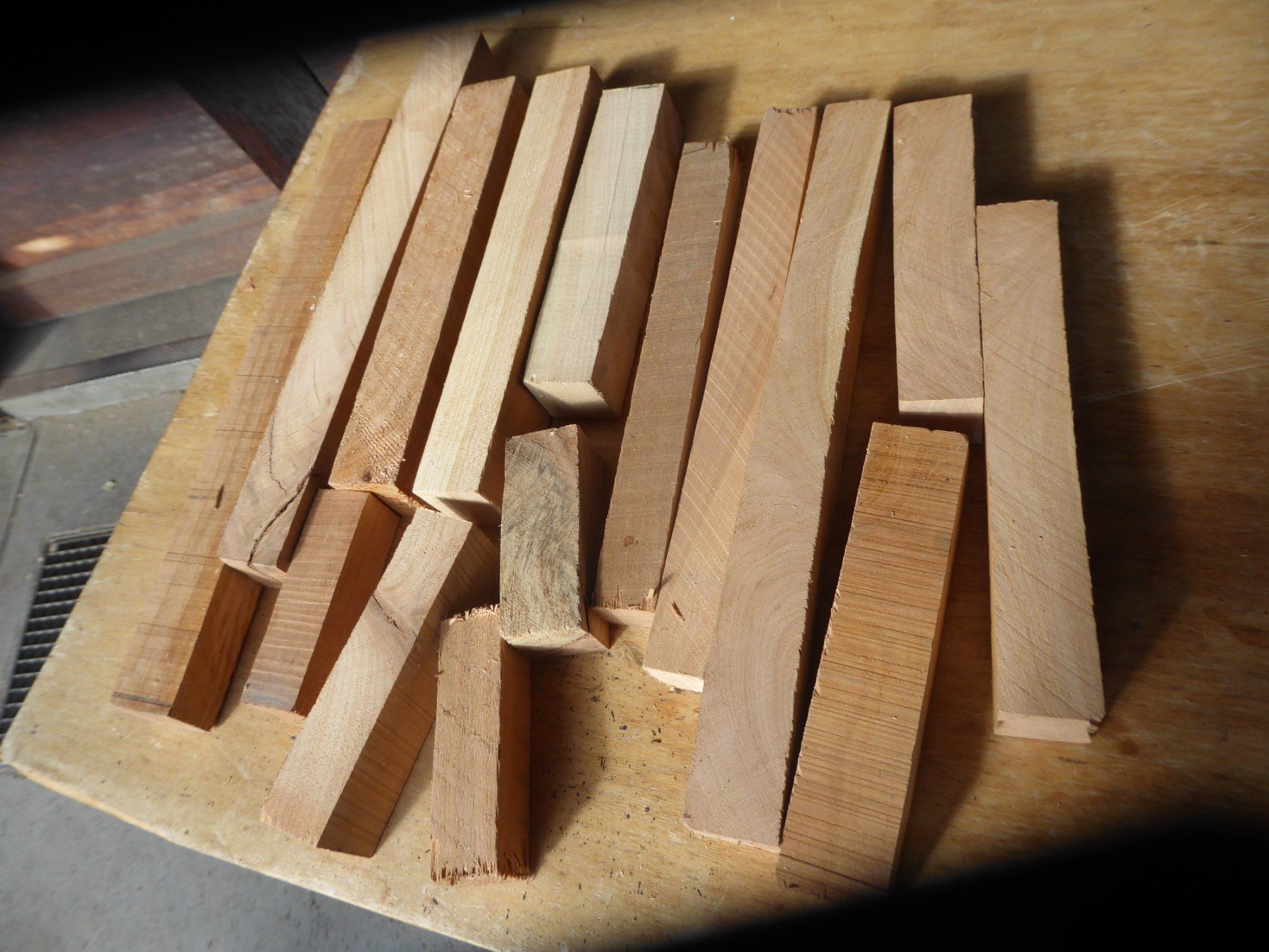 Articoli in legno: Drechslerholz Kirschbaum – Nuovo (secondo la descrizione) da Sumiswald venduto da Hennri1 1