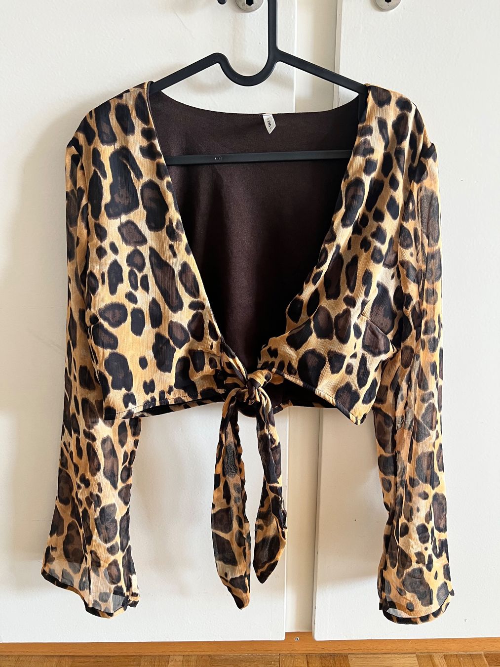 Stradivarius Blusen: Only tie front Crop Top / Bluse / Grösse L / XL – Neu (gemäss Beschreibung) aus Effretikon von YaMn 1