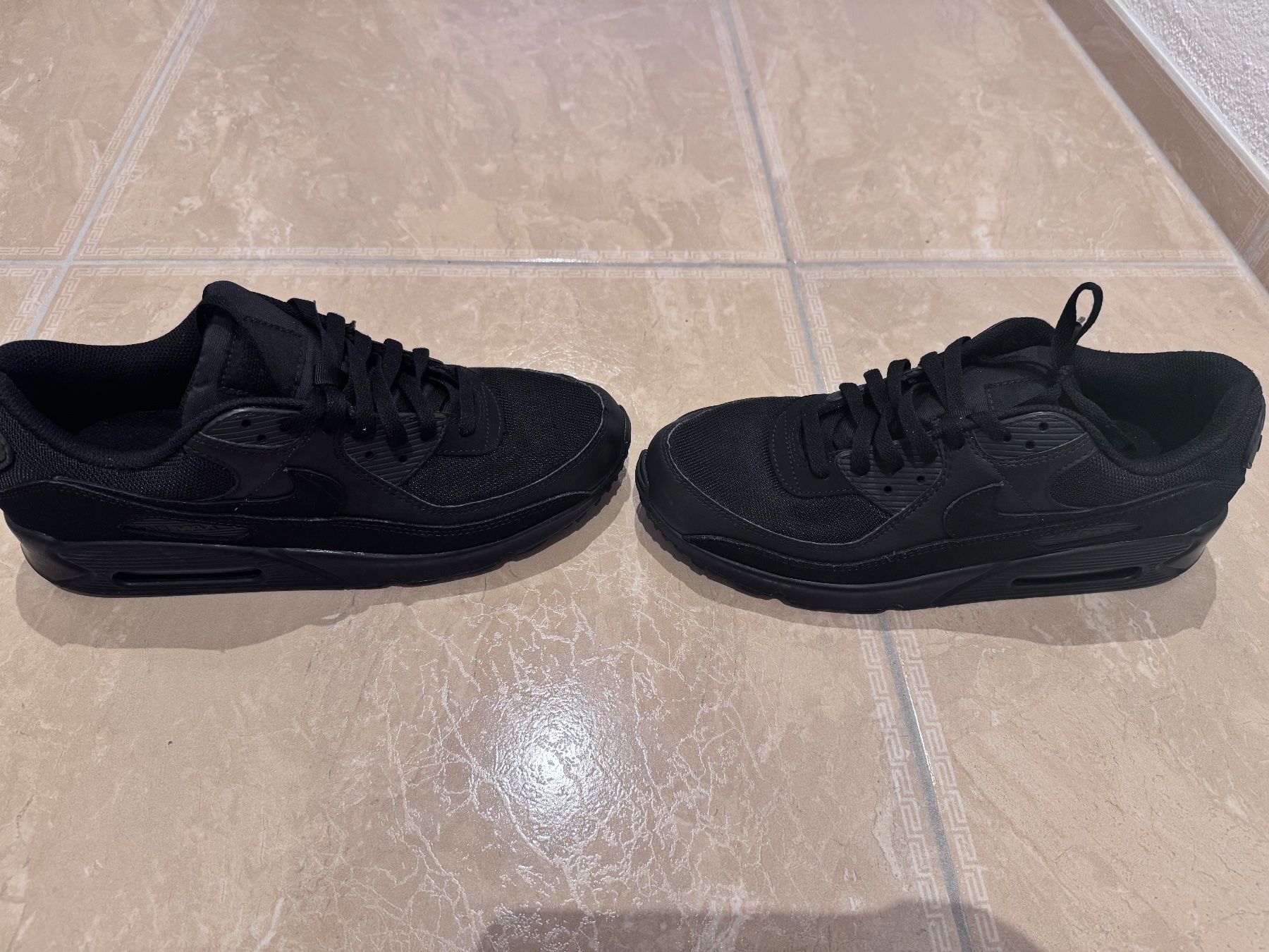 Nike Scarpe da uomo: Nike Air Max NWT Herren Sneakers, 47 – Nuovo (secondo la descrizione) da Klingnau venduto da Markus14