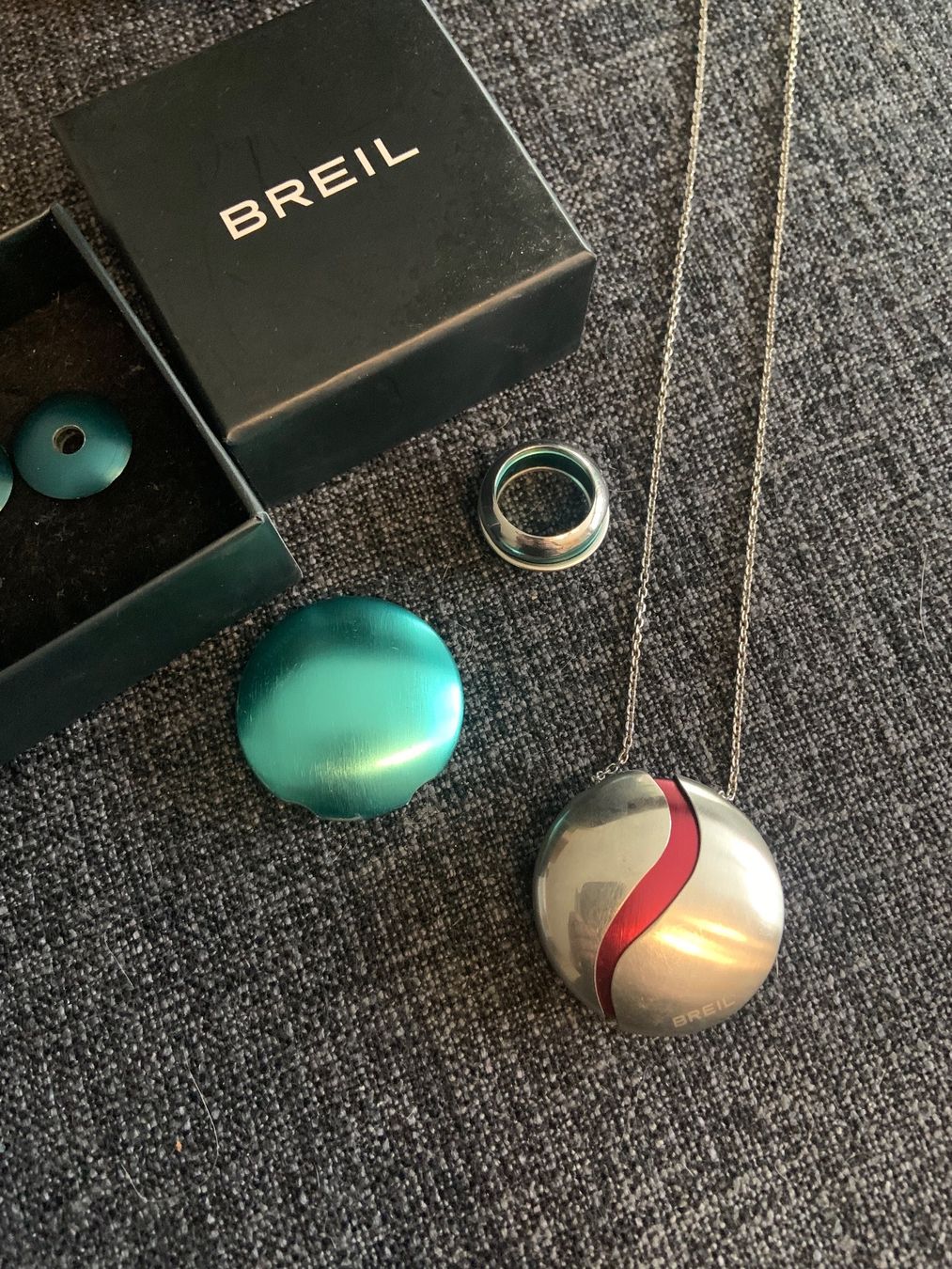 Breil Catenine: Collana Breil  2 ciondoli e anello Set di 3 pezzi! – Usato da Grono venduto da tes_6t5v