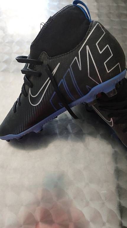 Nike Scarpe per ragazzi: Nike Fussballschuhe Grösse 38 – Usato da Lohn SH venduto da Zwierbel 3
