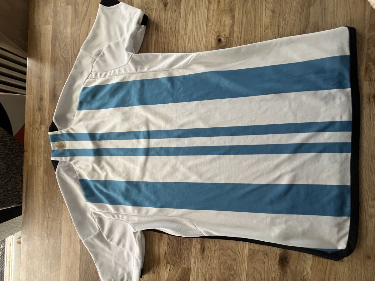 Adidas Canottiere & Pantaloni: Fussballtrikot Argentinien 2022 Original Grösse S – Usato da Achseten venduto da Dodod 1
