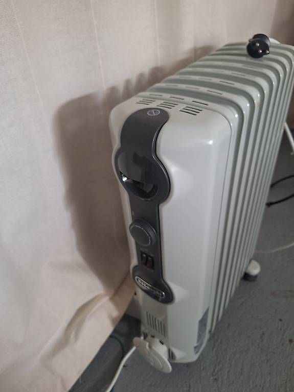 Radiatori: Chauffage électrique d'appoint Delonghi  – Usato da Chéserex venduto da aux_p86n